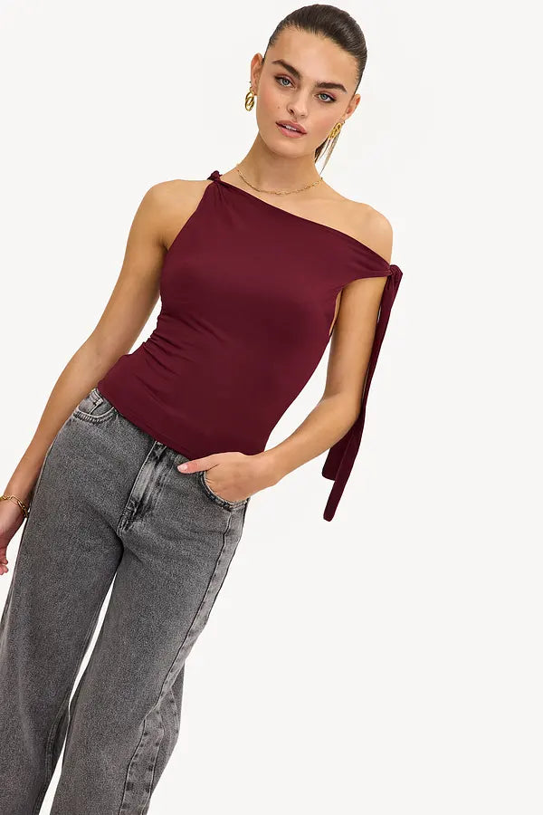 Borgundy shoulder top