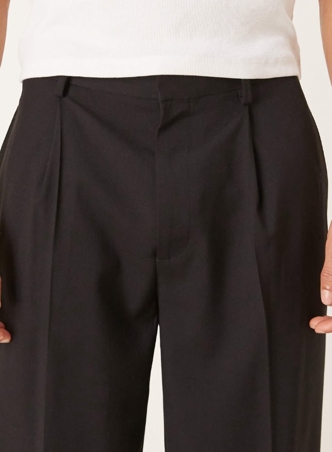 Asos - smart oversized tapered pleated trousers