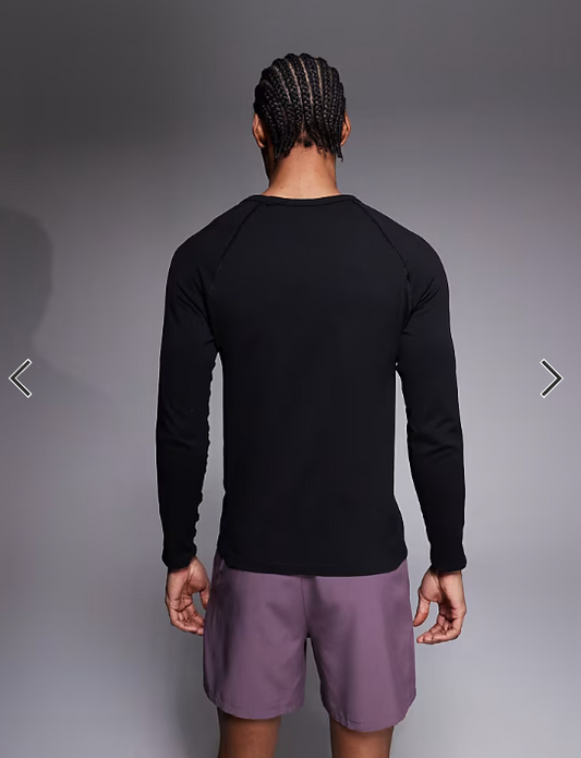 4505 seamless rib slim fit long sleeve raglan top in black.