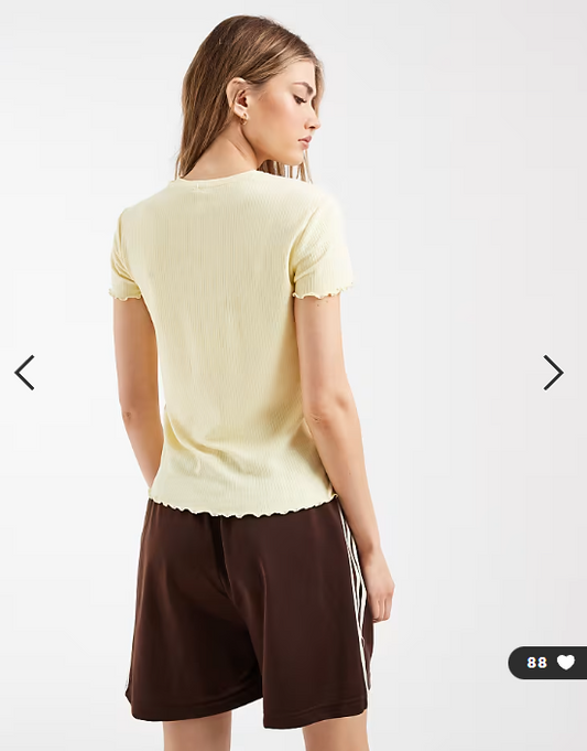 Pieces lettuce edge t-shirt in butter yellow