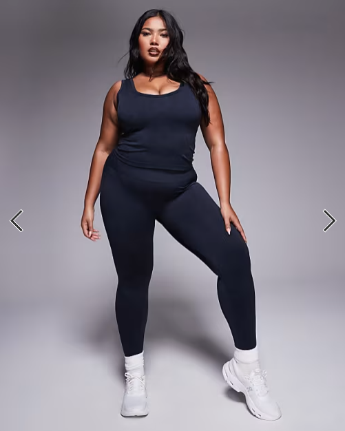 4505 Curve seamless V neck vest with inner bra in washed black