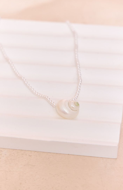 Pearl Opaque Shell Detail Necklace