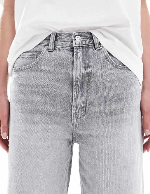 Asos - Stradivarius Women’s Stradivarius Tall D88 baggy jean in light grey wash