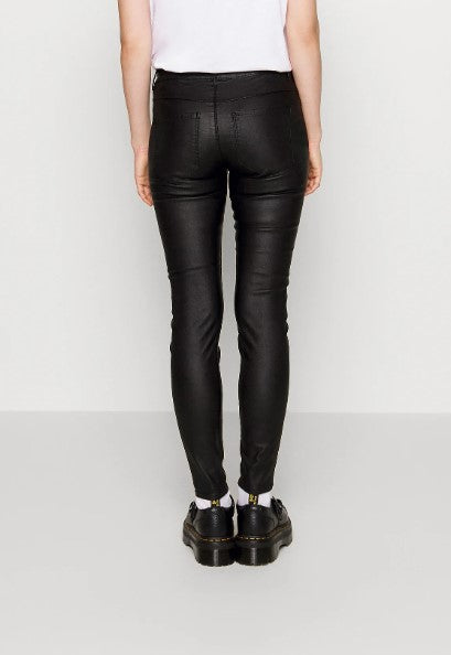 ONLY Petite ONLHELLA COATED - Skinny - black