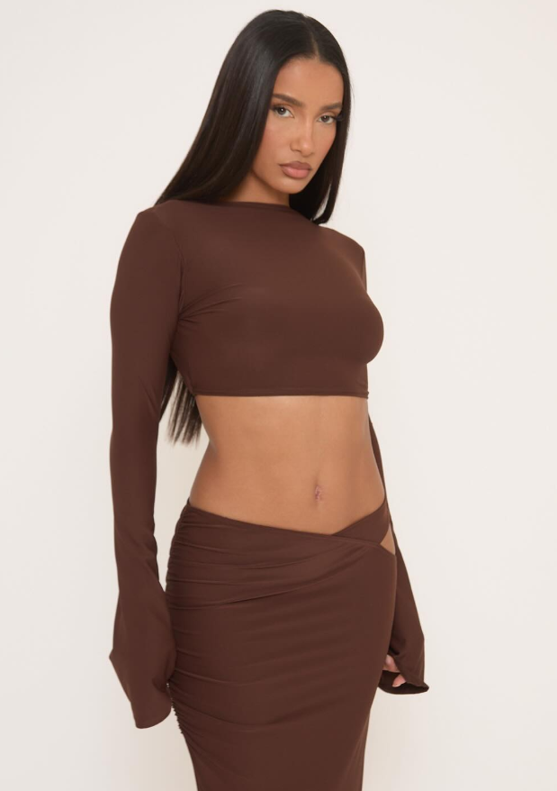 SHORT SLEEVE ASYMMETRIC RUCHED DETAIL TOP & Cut out waist Skirt IN BROWN