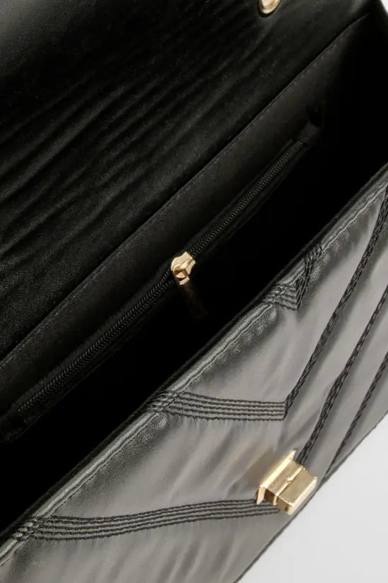 BOOHOO -Quilted Faux Leather Crossbody Chain Bag