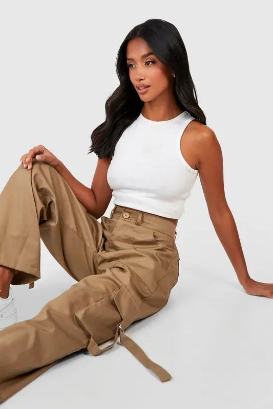 boohoo Petite Wide Leg Tab Detail Cargo Trouser