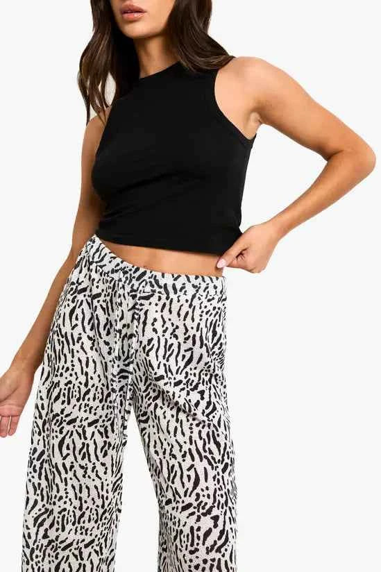 Boohoo - Petite Leopard Wide Leg Trousers