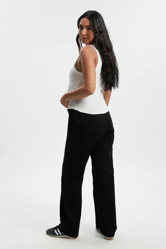 Boohoo - Maternity Over The Bump Straight Leg Jeans