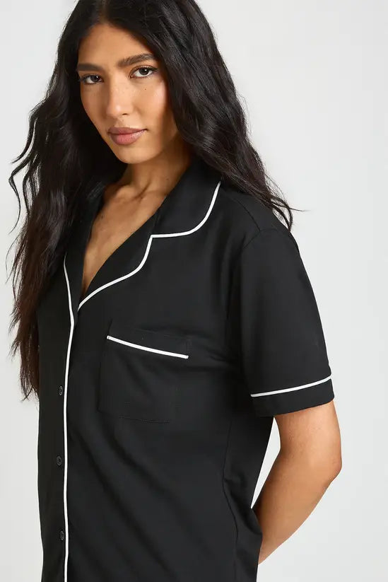 boohoo Tall Jersey Piping Detail Short Sleeve Shirt & Shorts Pyjama Set