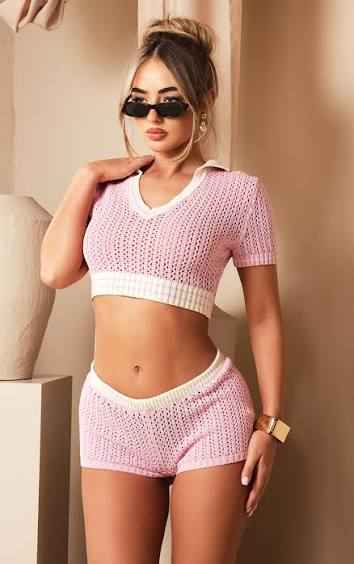 Ego - Short Sleeve Plunge Neck Collared Cropped Polo Shirt In Pink Crochet Knit