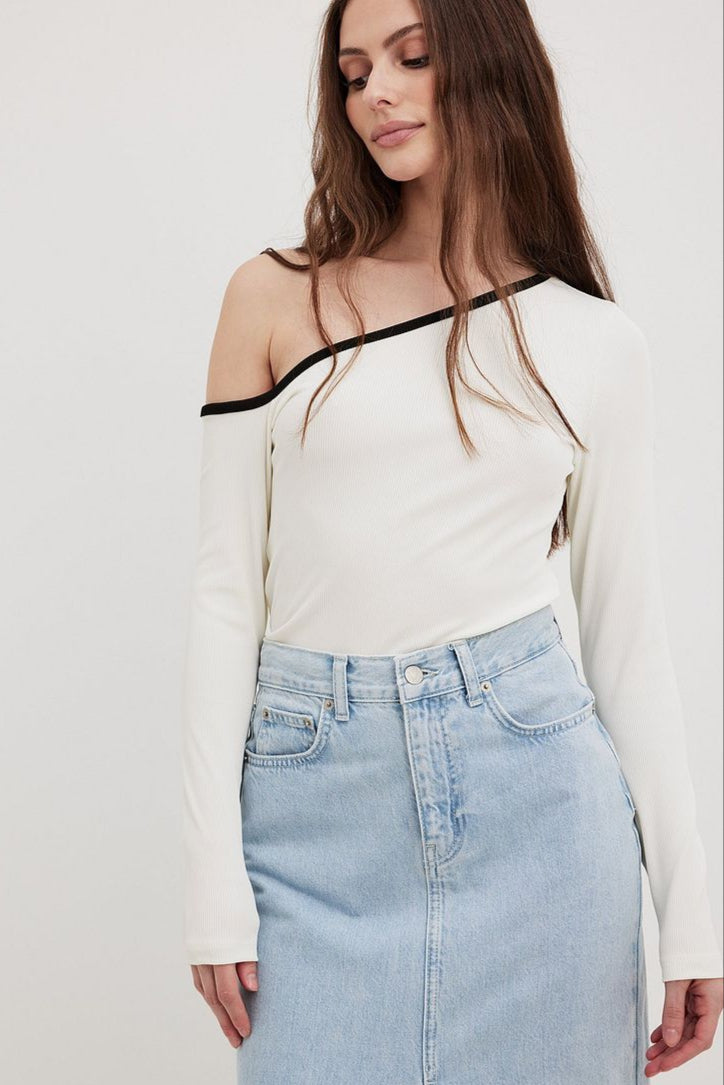 Asymmetric Contrast Binding Top