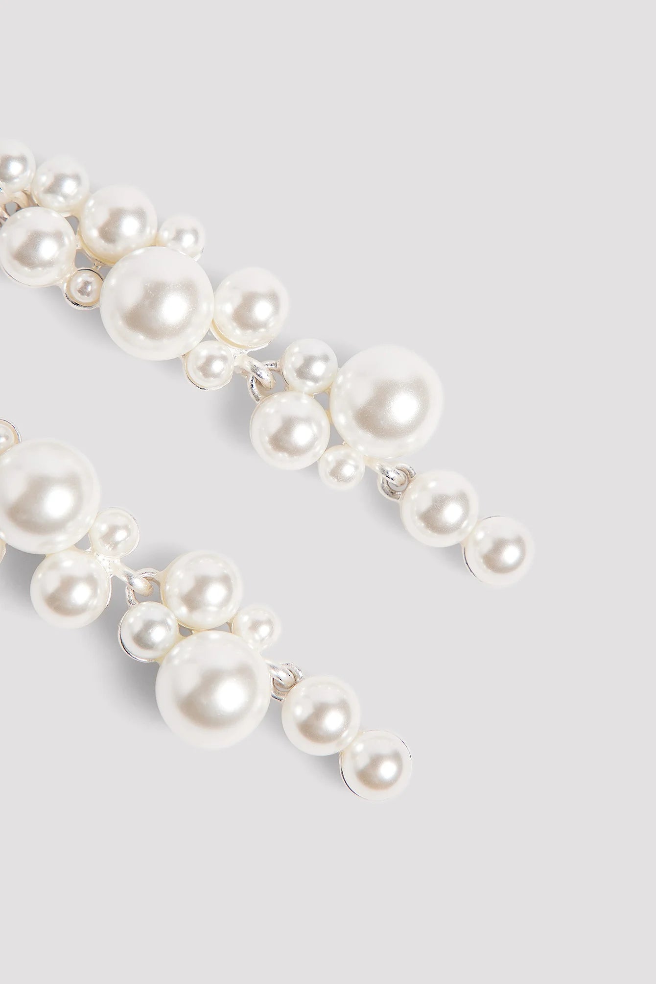Pearls Dangle Earrings White