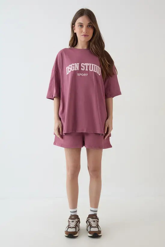 DSGN Studio DSGN Studio Applique Oversized T-Shirt