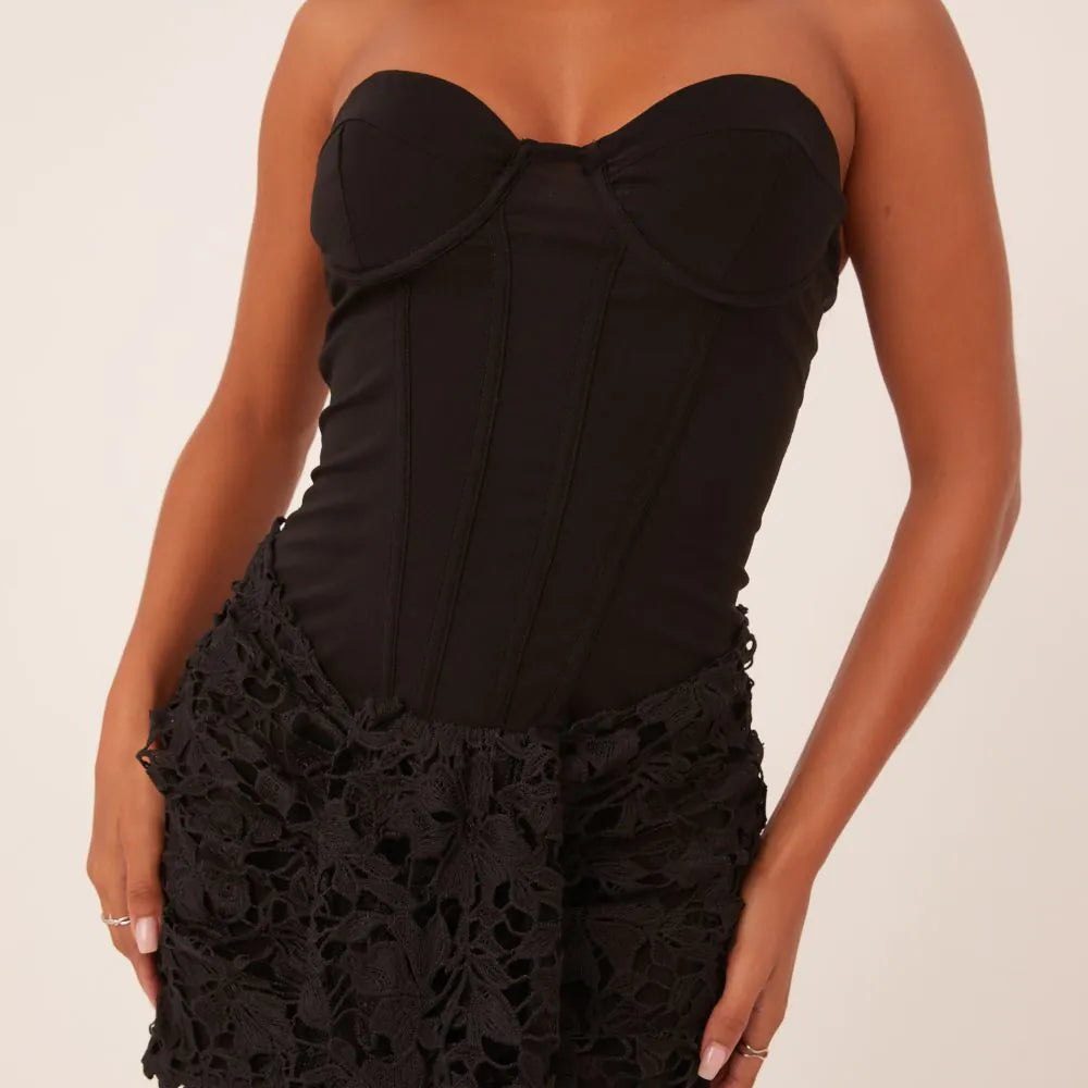 Bandeau Corseted Drape Detail Mini Bodycon Dress In In Black Textured Lace