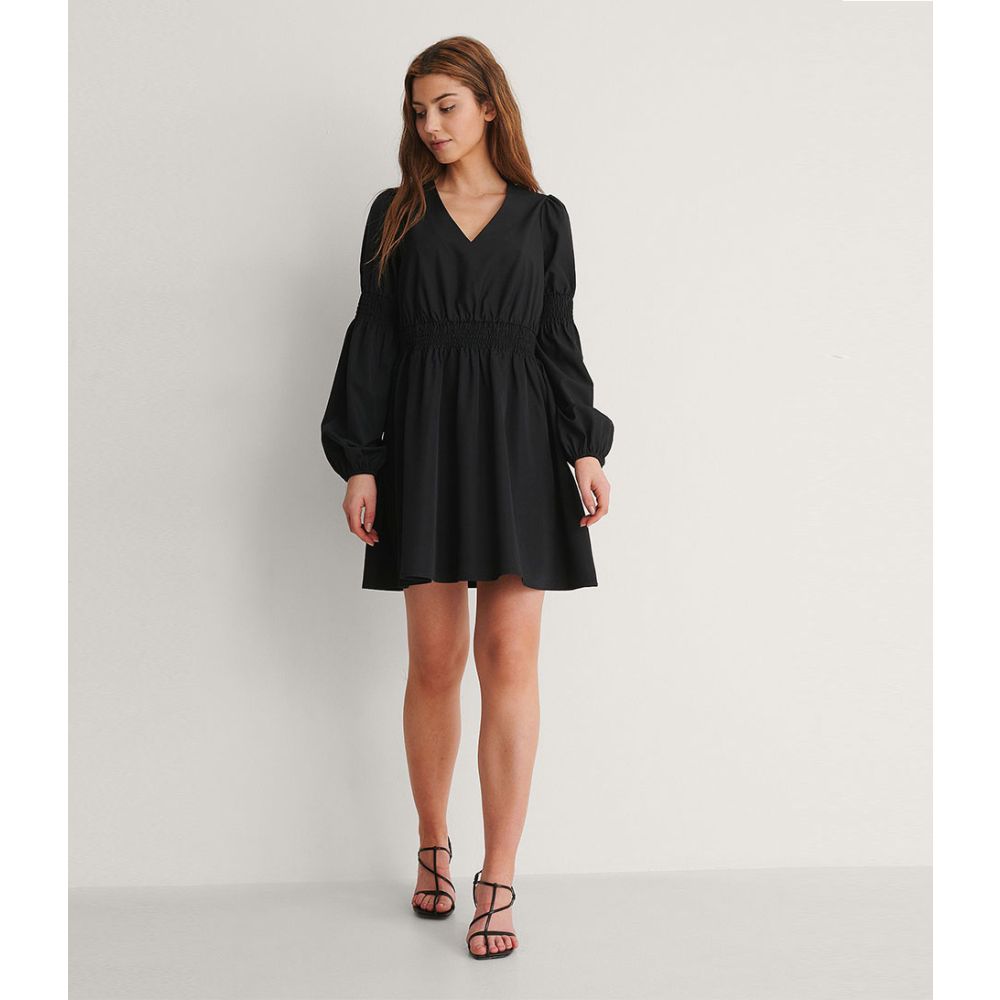 V-Neck Mini Dress Black – DEXISTREND