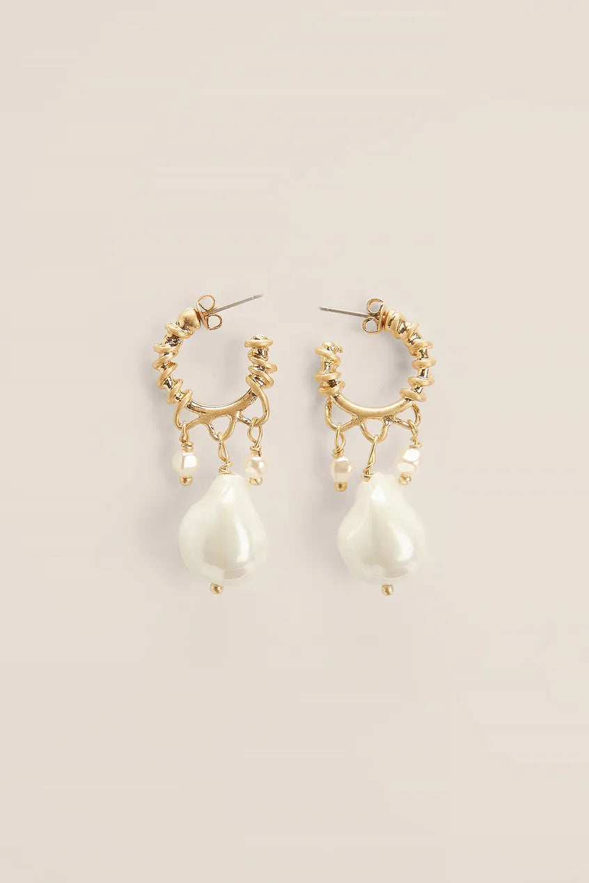 Hanging Pearl Twist Hoops White/Gold