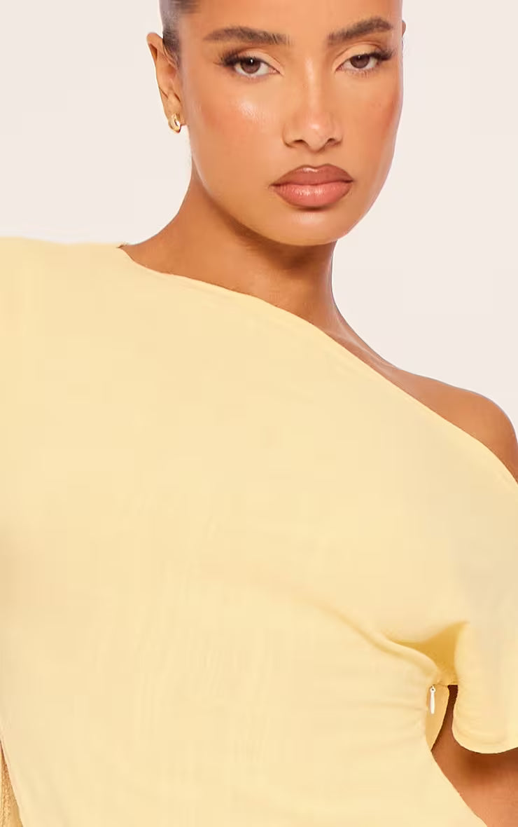 Ego - Off The Shoulder Asymmetric Detail Top In Yellow Linen