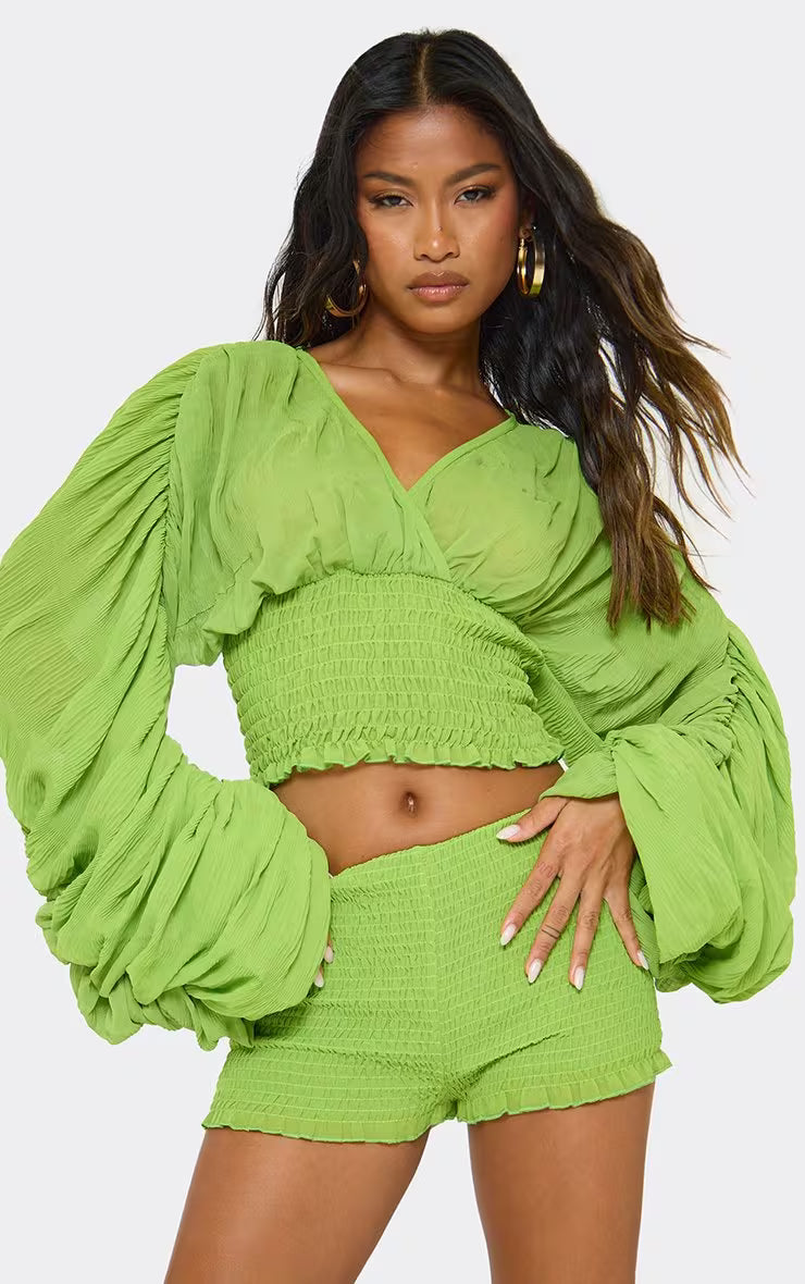 Mid Rise Frill Hem Detail Hotpants Shorts In Green Shirred
