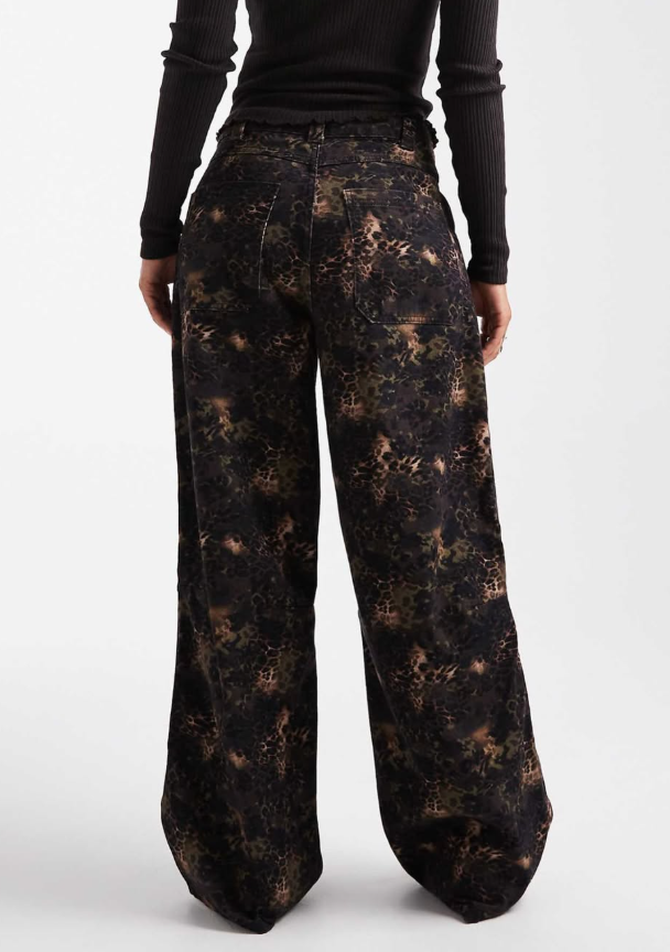 Collusion - antifit jean in floral camo print