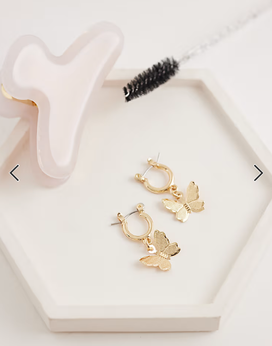 Pieces butterfly hoop earrings in gold tone