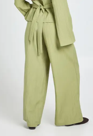 Boohoo Petite textured Trouser