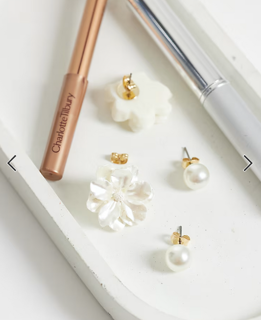 Pieces 2 pack pearl and flower earrings in gold tone