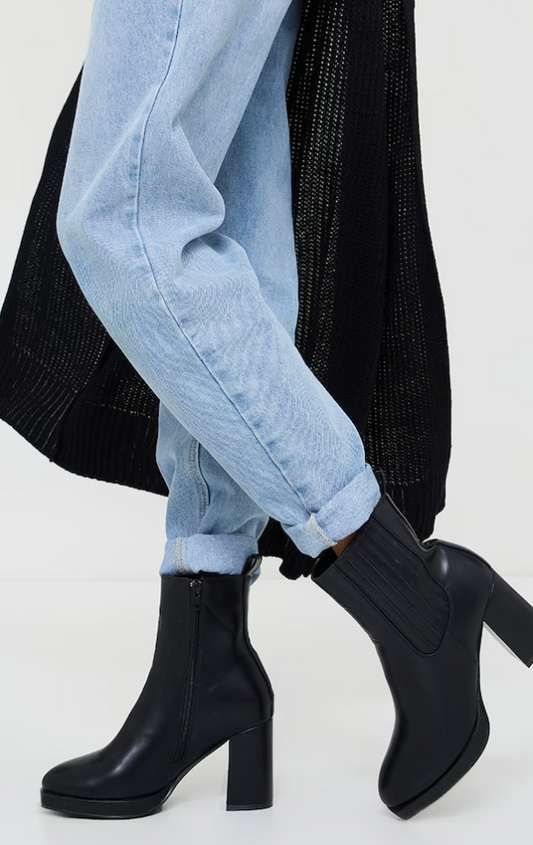 Black Slight Platform Chelsea Basic Heeled Ankle Boots