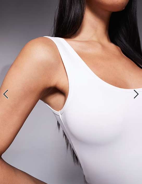 4505 scoop neck slightly cropped training vest in white