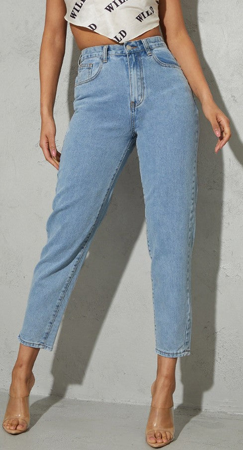 Light Blue Wash Bum Shape Mom Jeans