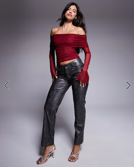 Top burdeos con escote Bardot asimétrico y manga acampanada de malla de ASOS DESIGN