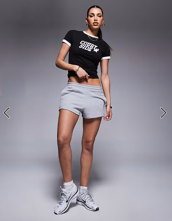 Courtside logo detail contrast seam baby t-shirt in black