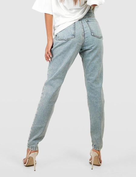 Boohoo - Basics High Waisted Ripped Mom Jeans - washed blue