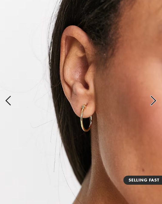 Pieces 18k plated small hoops in gold