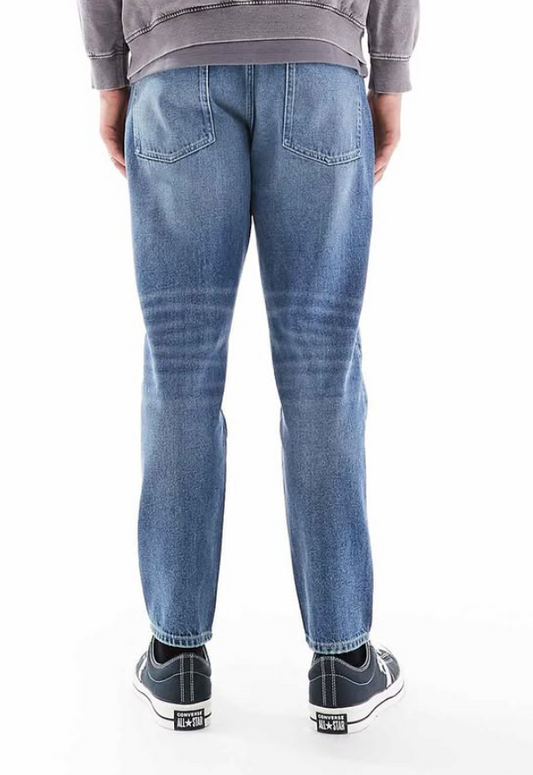 Asos - tapered fit jeans in mid wash blue