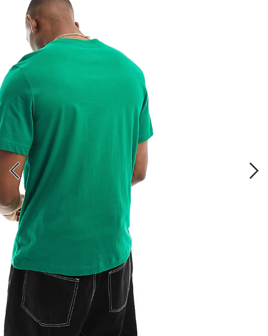 Nike Club t-shirt in green.