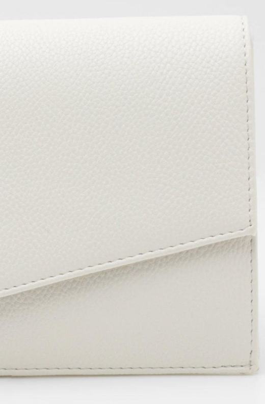 Boohoo Grainy PU Envelope Clutch Bag and Chain - white