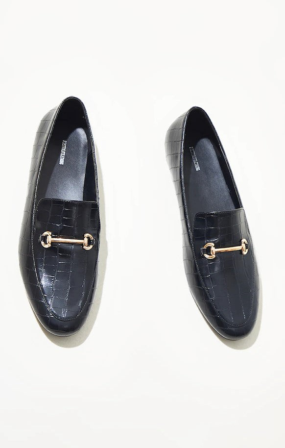 Black Metal Detail Flat Shoes