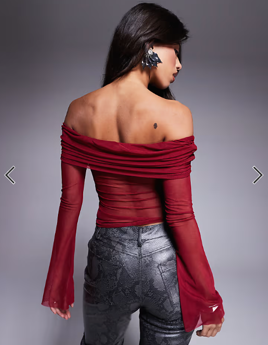 Top burdeos con escote Bardot asimétrico y manga acampanada de malla de ASOS DESIGN