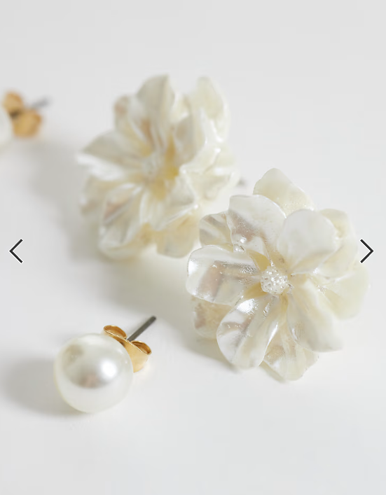 Pieces 2 pack pearl and flower earrings in gold tone