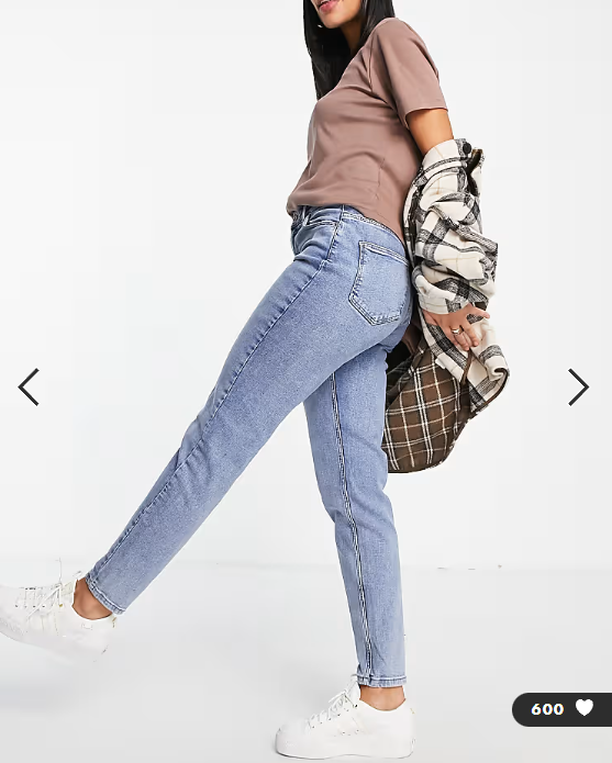 Pieces kesia high waisted mom jeans in bleach wash