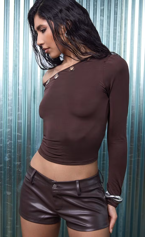 Ego - Low Rise Hotpant Shorts In Chocolate Faux Leather