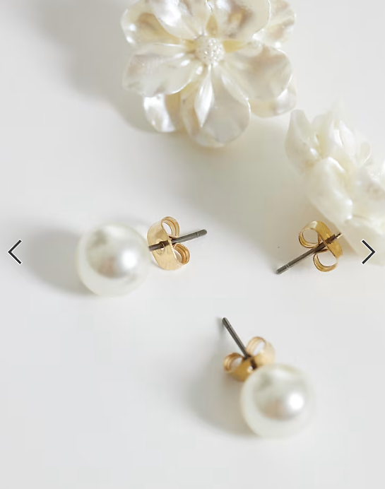 Pieces 2 pack pearl and flower earrings in gold tone