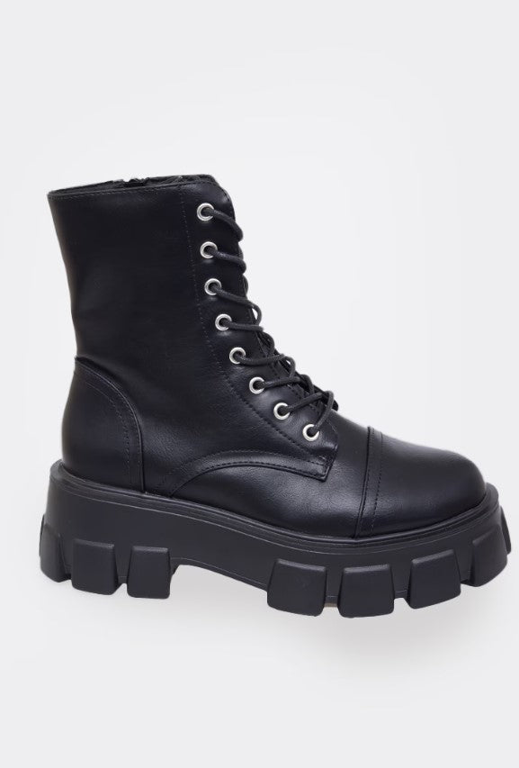 Black Lace Up Extreme Cleated Sole Hiker Boots