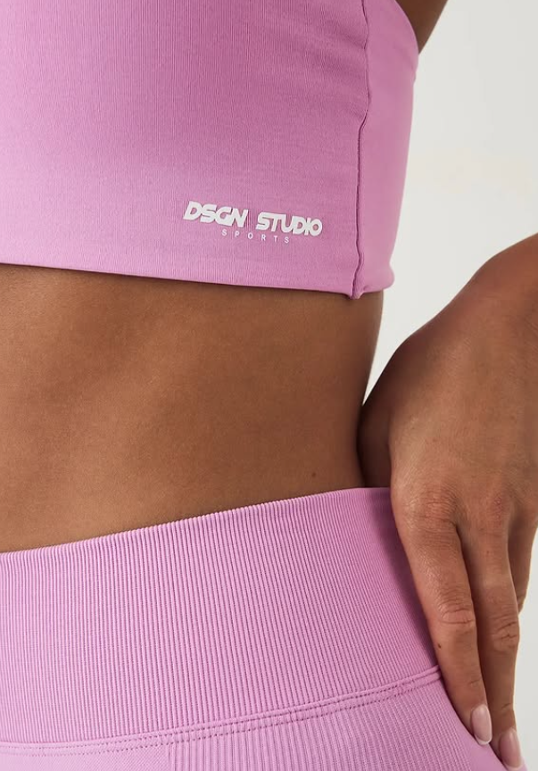 DSGN Studio - Ultra Sculpt Twist Front Sports Bra And Scrunch Bum Shorts SET