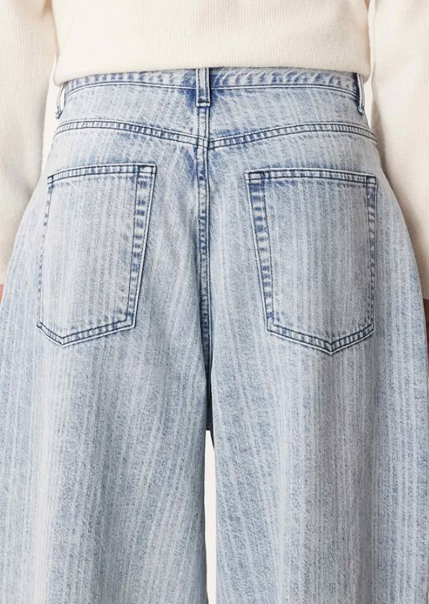 Asos - oversized baggy jeans in mid wash blue