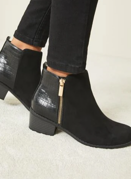 Lipsy London - Flat Chelsea Ankle Boot