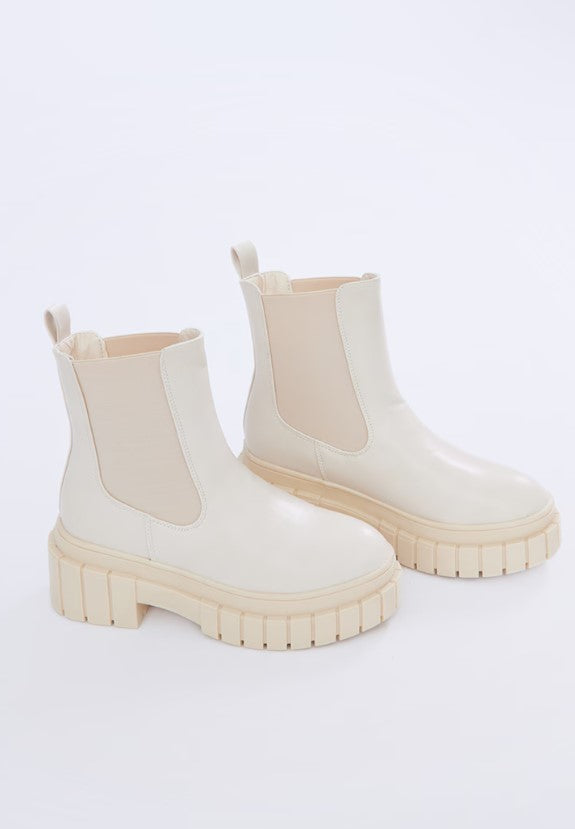 Cream Wide Fit Pu Cleated Chelsea Ankle Boots