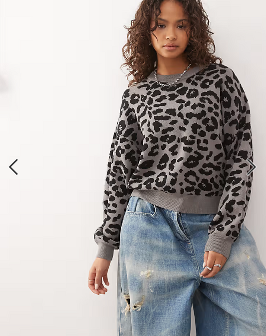 Noisy May relaxed knitted jumper in grey leopard