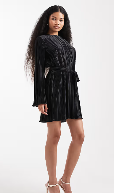 Asos - Vero Moda Petite tie waist plisse mini dress in black